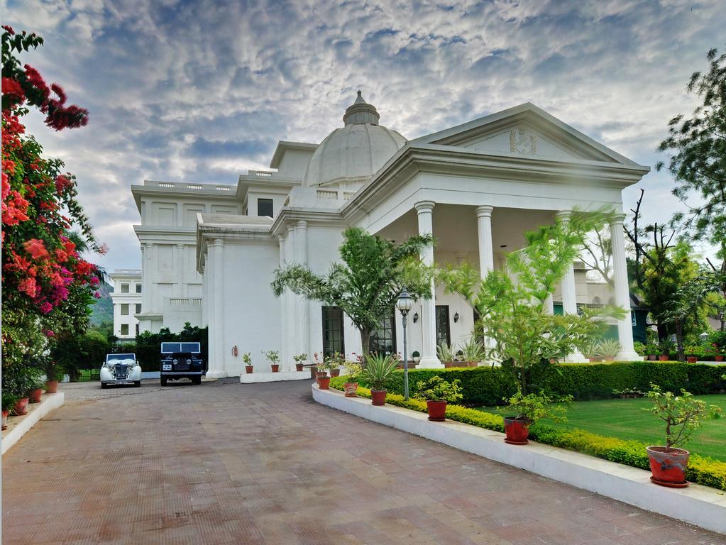 The Hadoti Palace, Būndi Buitenkant foto