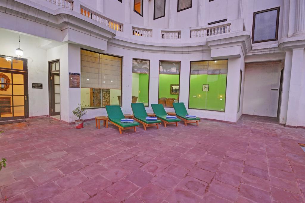 The Hadoti Palace, Būndi Buitenkant foto